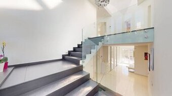6-izbový rodinný dom s wellness a bazénom Záhorská Bystrica