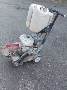 Rezačka betónu, asfaltu.