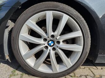 Originálne disky BMW Styling 331 – s pneumatikami 245/40 R19