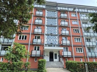 Krásny slnečný priestranný 3 izb byt na Lánskej na prenájom
