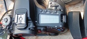 CANON 80D