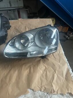 Ľavá predná lampa na VW Jetta 1,9TDI 2009