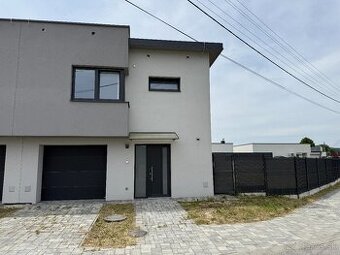 Rodinný dom 4+KK, Mojš , 144 m², pozemok 693 m², Garáž