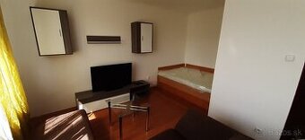 Prenajmem 1 izbový byt Oremburská - Banská Bystrica
