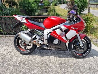 Yamaha R6 v 25kw inak plne otvorená (možnosť jazdiť od 18)
