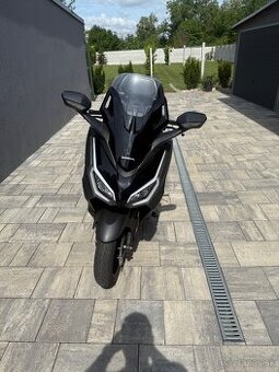 Honda Forza 125