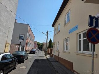Zariadené kancelárske priestory v centre mesta Lučenec