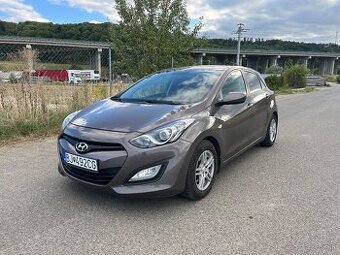 Hyundai i30 1.4 benzin, 100800km