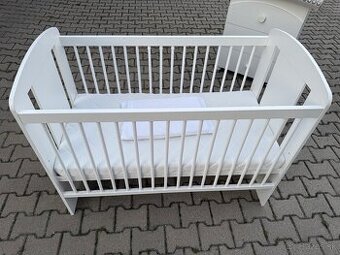 Postielka a prebalovacia komoda