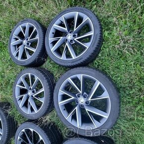 VEGA alu Superb III 235/40/19