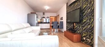 PEKNÝ KLIMATIZOVANÝ 2i. BYT 55 m2 S PARKOVANÍM V BRATISLAVE.