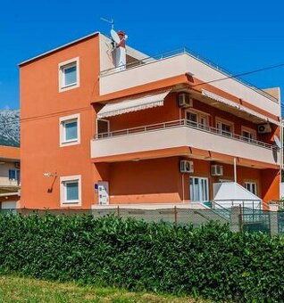 Chorvátsko, Dom so 4 apartmánmi 80 m od mora