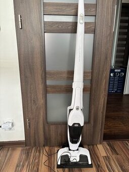 Tyčový bezvreckový vysávač 2v1