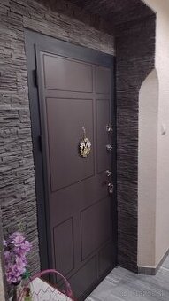 Vchodové bezpečnostné dvere