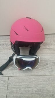 Prilba velkost s/m plus okuliare na lyžovanie