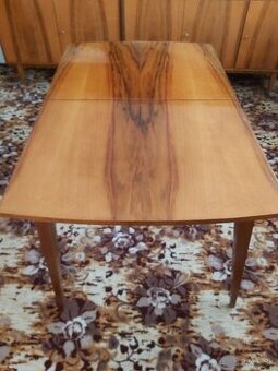 Predám Rozkladací Stôl