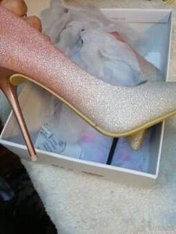 Spoločenské lodicky