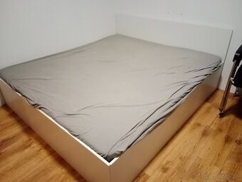 Predám manželskú posteľ