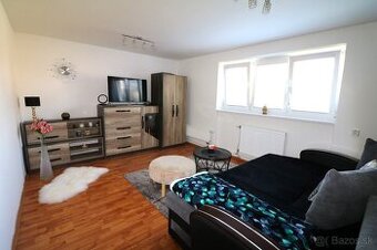 Ponúkam do prenájmu 1 izbový byt v obci Lietavská Lúčka