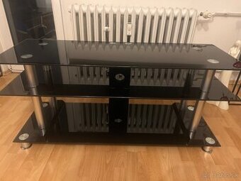 Skrinka pod televízor