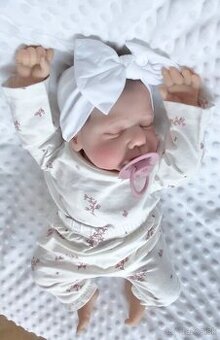 Realistická bábika Veronika