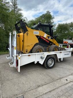 Šmykom riadený nakladač Caterpillar 262C