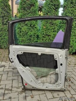 Predam zadne soferove dvere na vw passat B5 v modrej fa