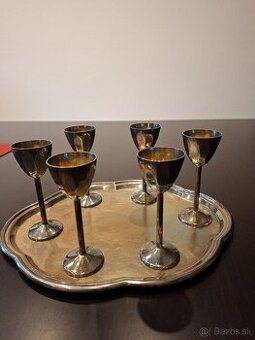 Súprav pohárikov s podnosom z Alpaky-znížená cena