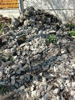 Skaly a štrk - darujem