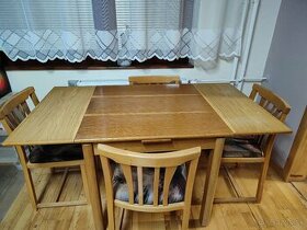 Jedálenský rozťahovací stôl + 4 stoličky