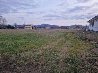 Na predaj pozemok na stavbu domu v obci Skačany-Partizánske