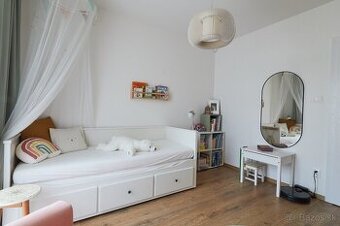 Hemnes rozkladacia postel + 2 matrace