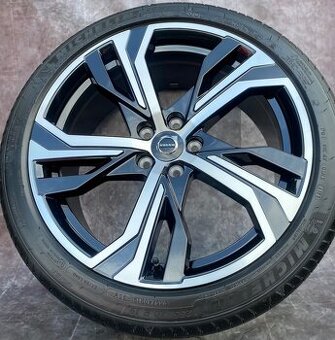 Letní sady Volvo V60/S60 235/40R19 96W