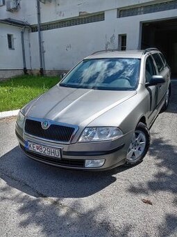 PREDÁM ŠKODA OCTAVIA COMBI1,6 BENZIN r11/2011 KÚP. NA SLOV .