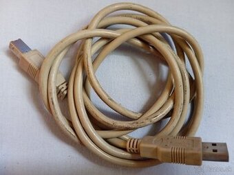 Usb kábel na tlačiareň.