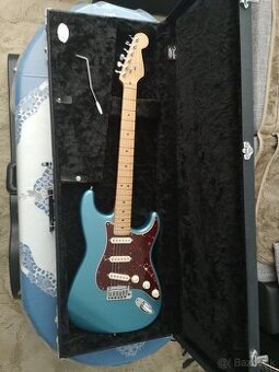 Fender AM STD STRAT MN LPB W/C 04/1997 USA