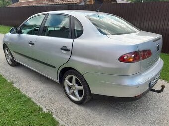 SEAT CORDOBA Sedan 1,4 benzin 63kW