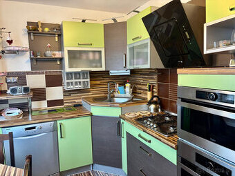 BEST REALITY - Nadštandardný udržiavaný komplet zariadený by