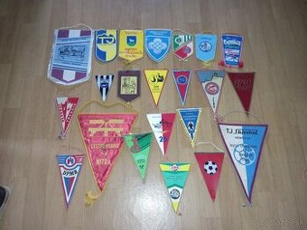 Predám zbierku starých vlajočiek, práporkov