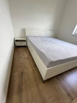 Manželská posteľ 180x200 ,2 nočné stolìky , rošt