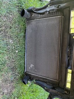 touran  1. predna stena