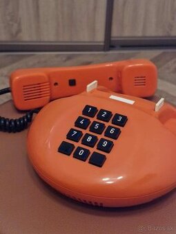 Retro telefón Tesla