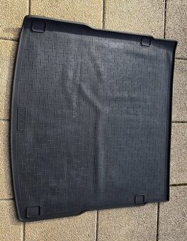 Univerzalna gumená rohoz - vanicka do kufra