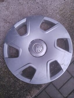 Puklica škoda 15 octavia fabia scala romster