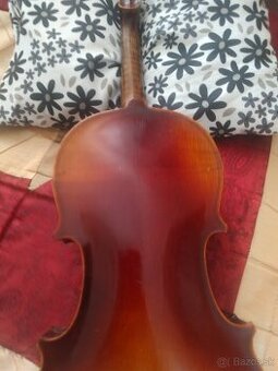 Staré,továrenské  husle  šchembach.