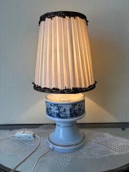 Stolná lampa retro má výšku V-37cm. Wallendorf Nemecko