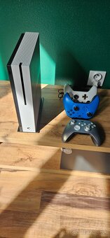 Xbox one S: Extra rýchle 1TB ssd + 2 ovladače