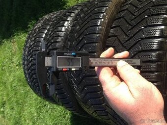 Predám zimné r15 185/65