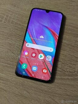 Samsung Galaxy A40 / 4/64GB Prasknutý displej