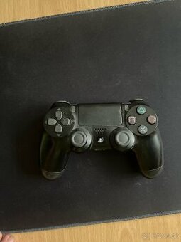 PS4 ovládač